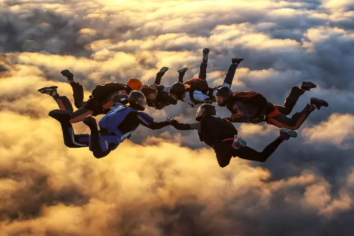 Ett gäng fallskärmshoppar